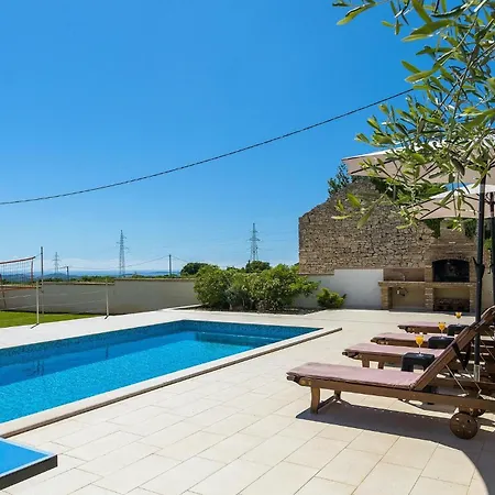 Holiday home Monteci Pula